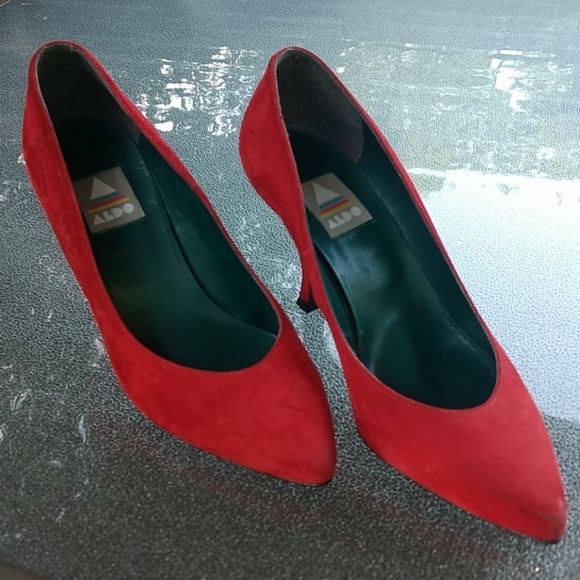 Vintage Aldo red suede pumps - Picture 1 of 5